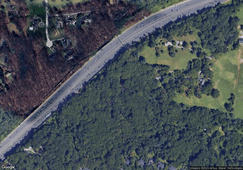 10218 Falls Rd, Cockeysville, MD 21030 - photo 1