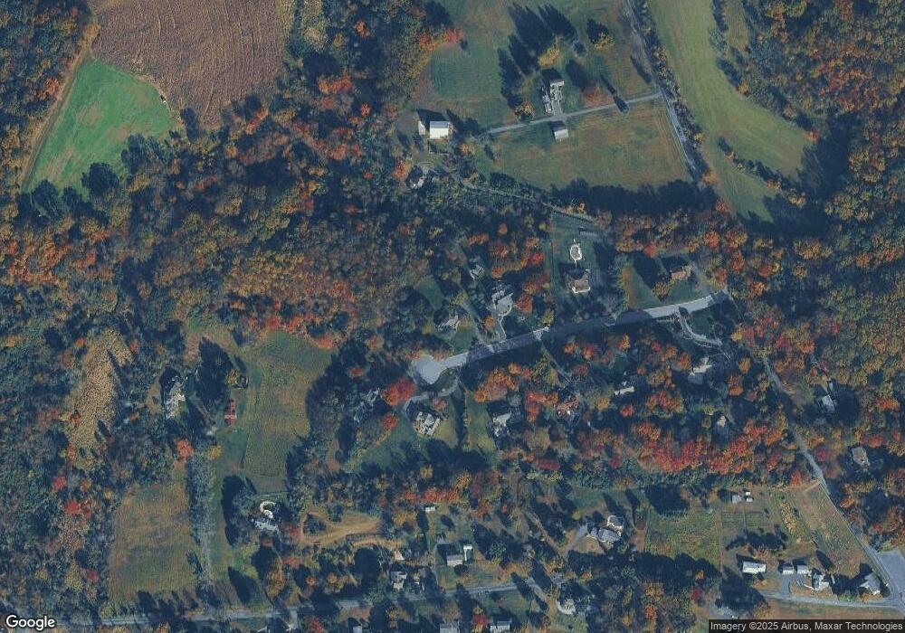 1807 Honeysuckle Ln, Pottstown, PA 19465 - photo 1