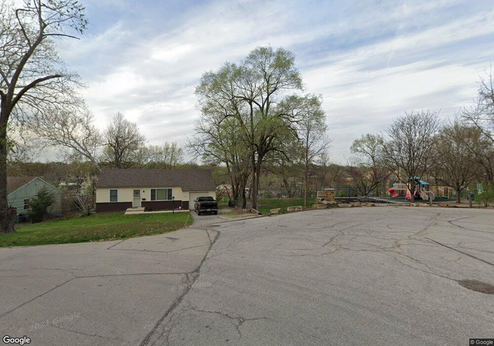 5424 Switzer St, Shawnee, KS 66203 - photo 1