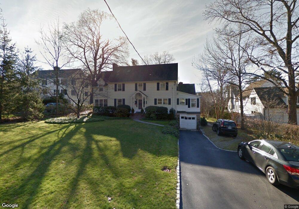 10 Glen Avon Dr, Riverside, CT 06878 - photo 1