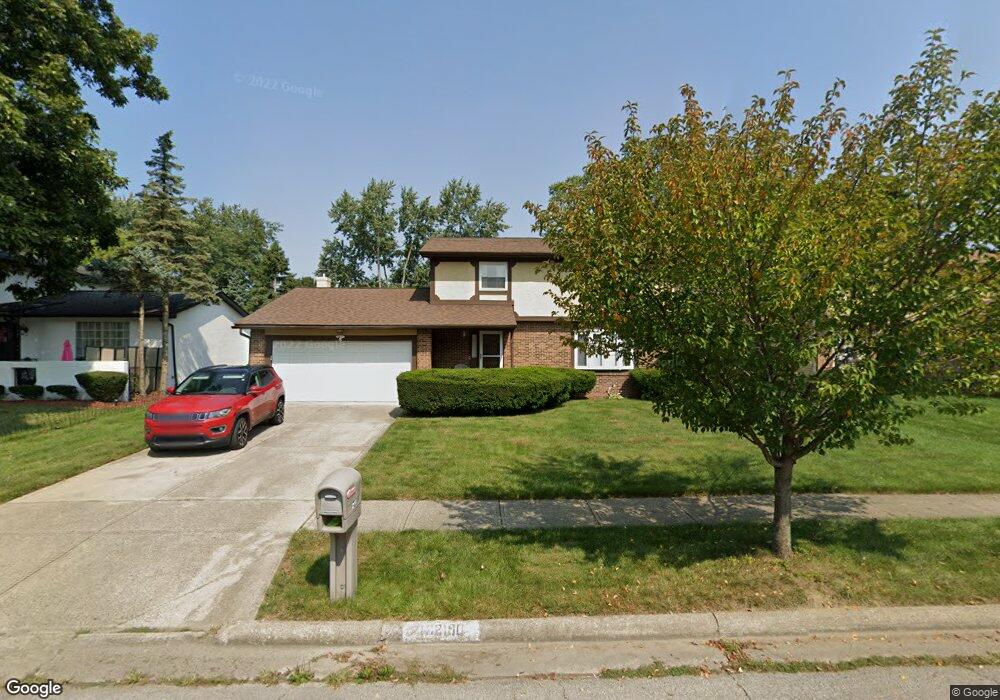 2190 Pine Knoll Ave, Columbus, OH 43229 - photo 1