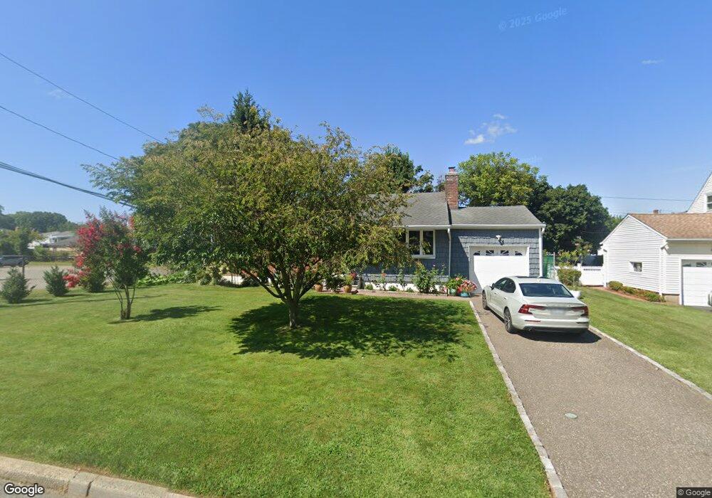 38 Ridge Dr, Glen Cove, NY 11542 - photo 1