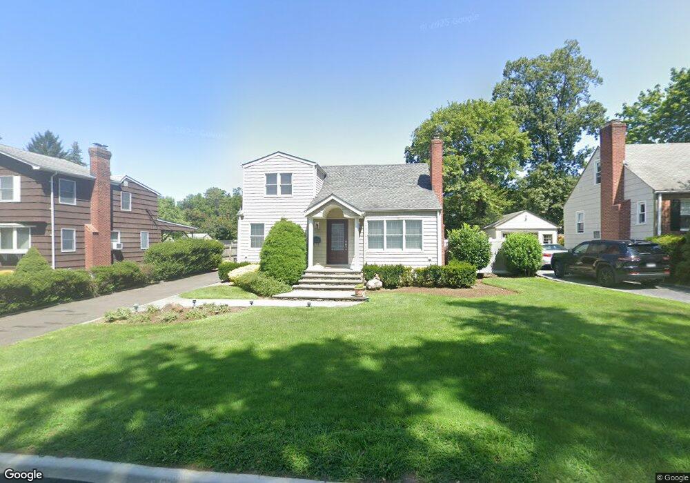 27 Willits Rd, Glen Cove, NY 11542 - photo 1