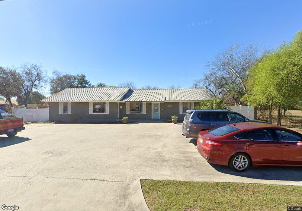 1805 N Adams St, Beeville, TX 78102 - photo 1
