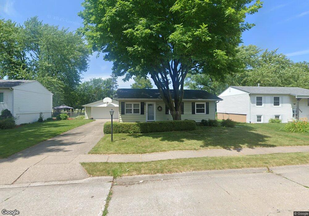 1926 W 70th St, Davenport, IA 52806 - photo 1