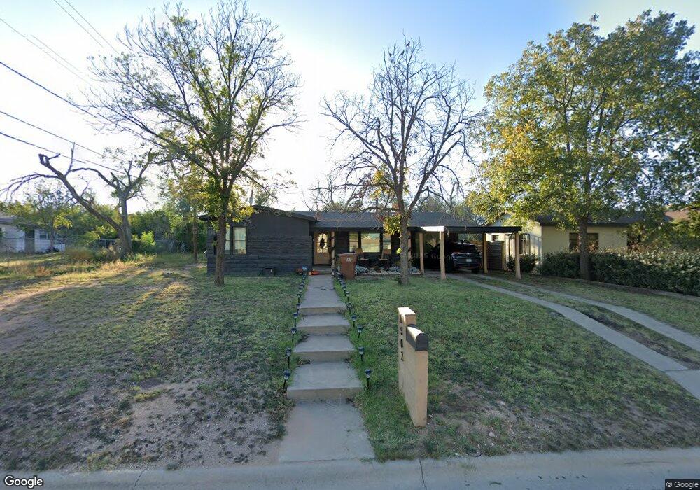 1502 Pennsylvania Ave, Big Spring, TX 79720 - photo 1