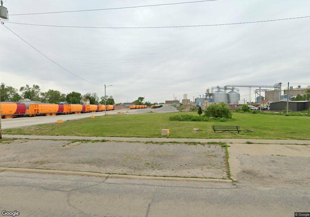 1204 9th St SW, Cedar Rapids, IA 52404 - photo 1