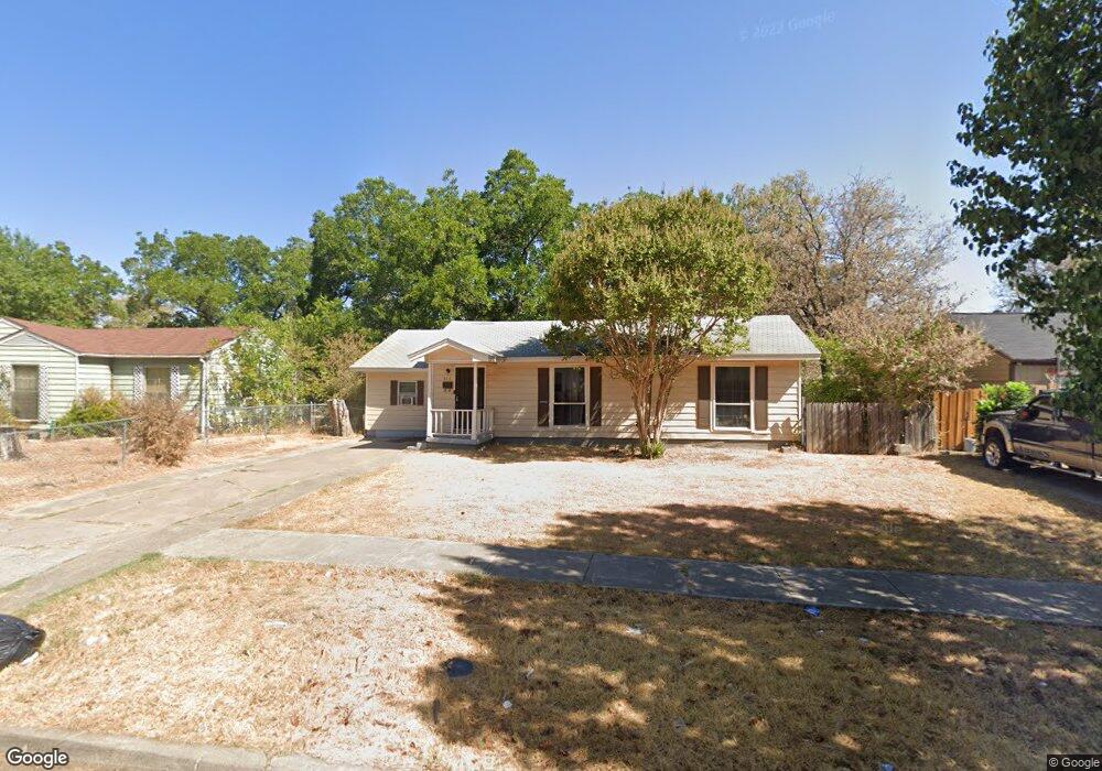 510 Clarice St, Grand Prairie, TX 75051 - photo 1