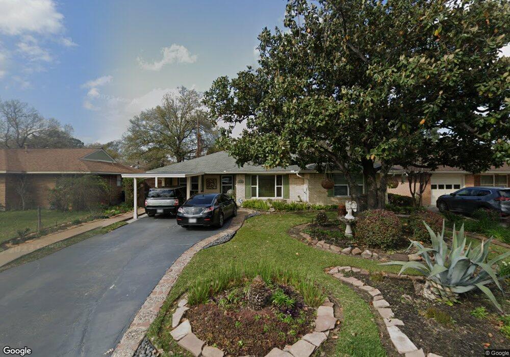 1134 W 30th St, Houston, TX 77018 - photo 1