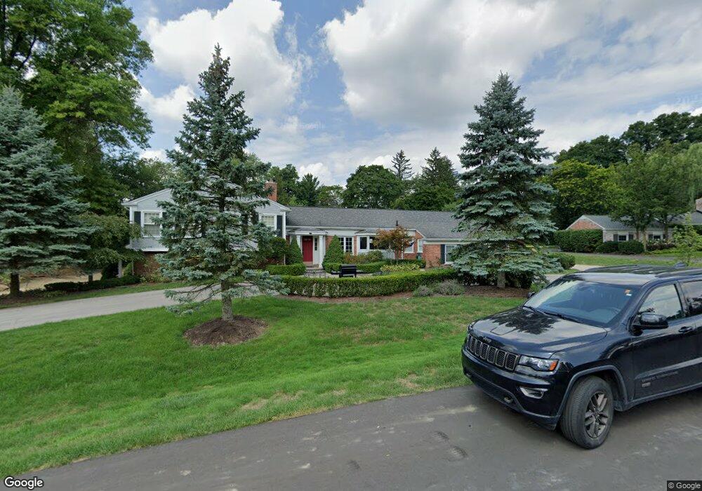 1810 Cedar Hill Dr, Bloomfield Hills, MI 48301 - photo 1