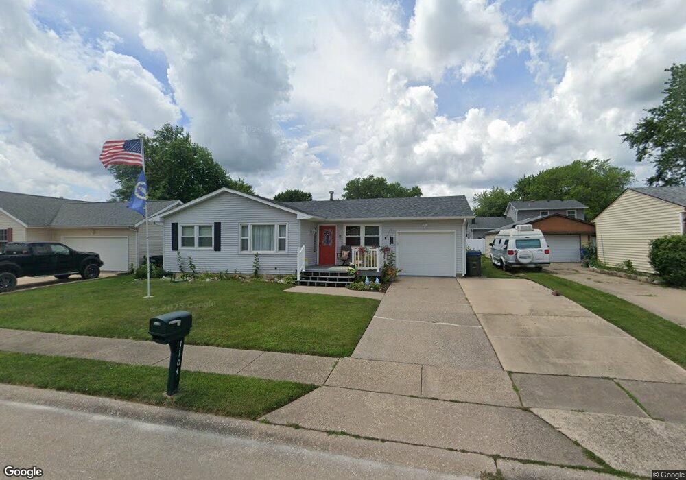 1104 N Stark St, Davenport, IA 52804 - photo 1
