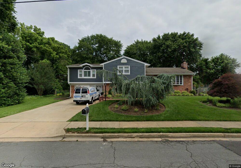 1003 Country Club Dr NE, Vienna, VA 22180 - photo 1