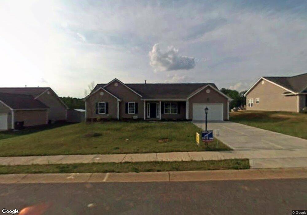 527 Pennyfields Ln, Clover, SC 29710 - photo 1