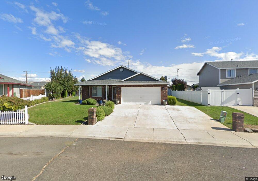 111 Nugget St, Moxee, WA 98936 - photo 1