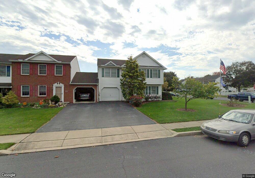 201 Forest Cir, Palmyra, PA 17078 - photo 1