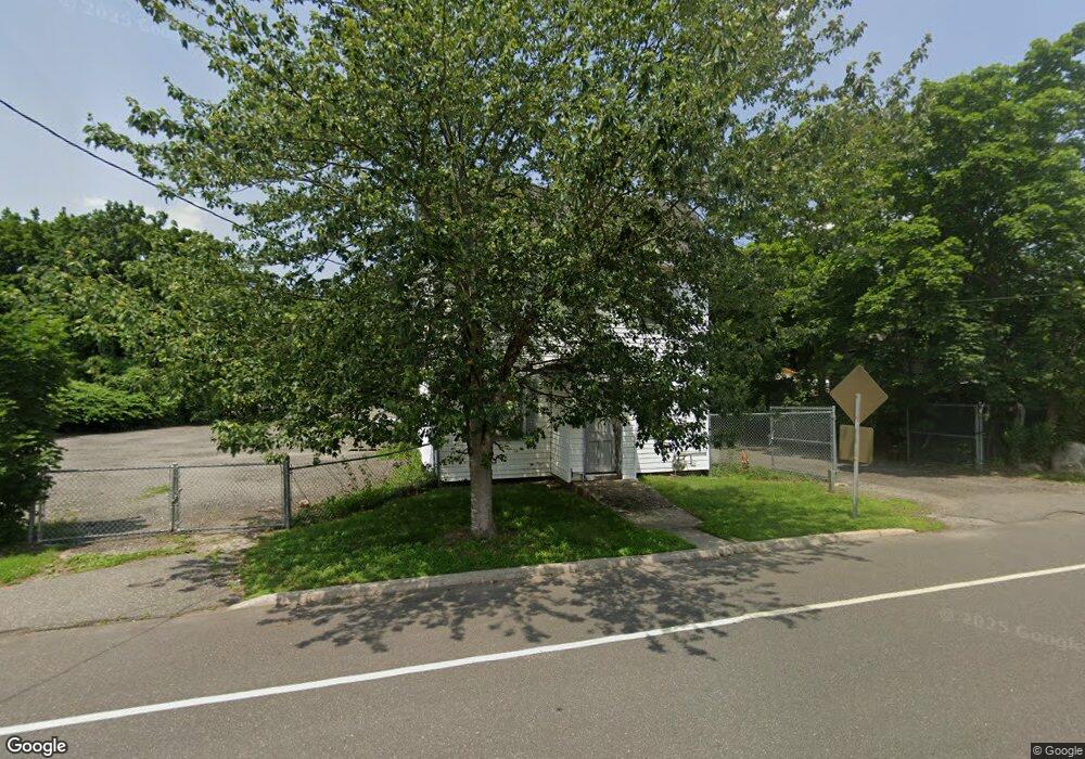 157 Steamboat Rd, Great Neck, NY 11024 - photo 1