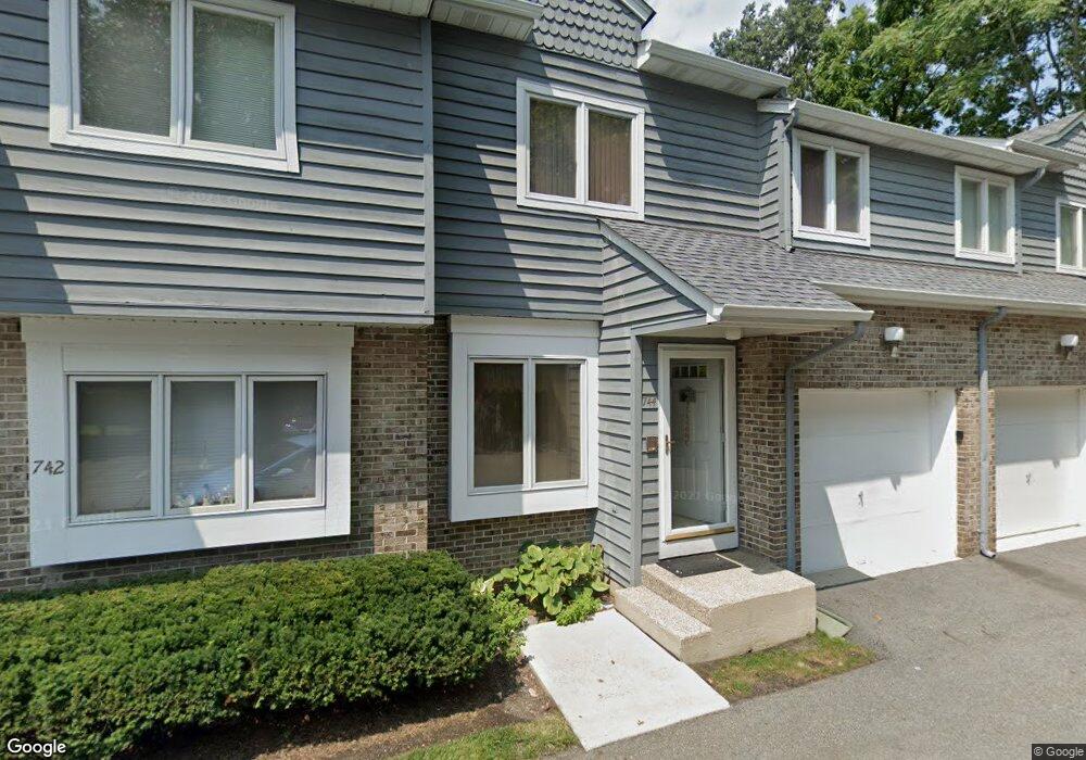 7-44 Cross Meadows unit 1X, Fair Lawn, NJ 07410 - photo 1