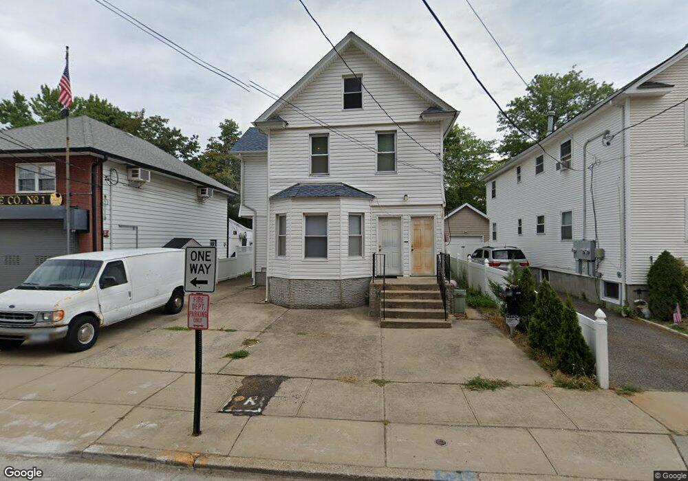 39 Blake Ave, Lynbrook, NY 11563 - photo 1