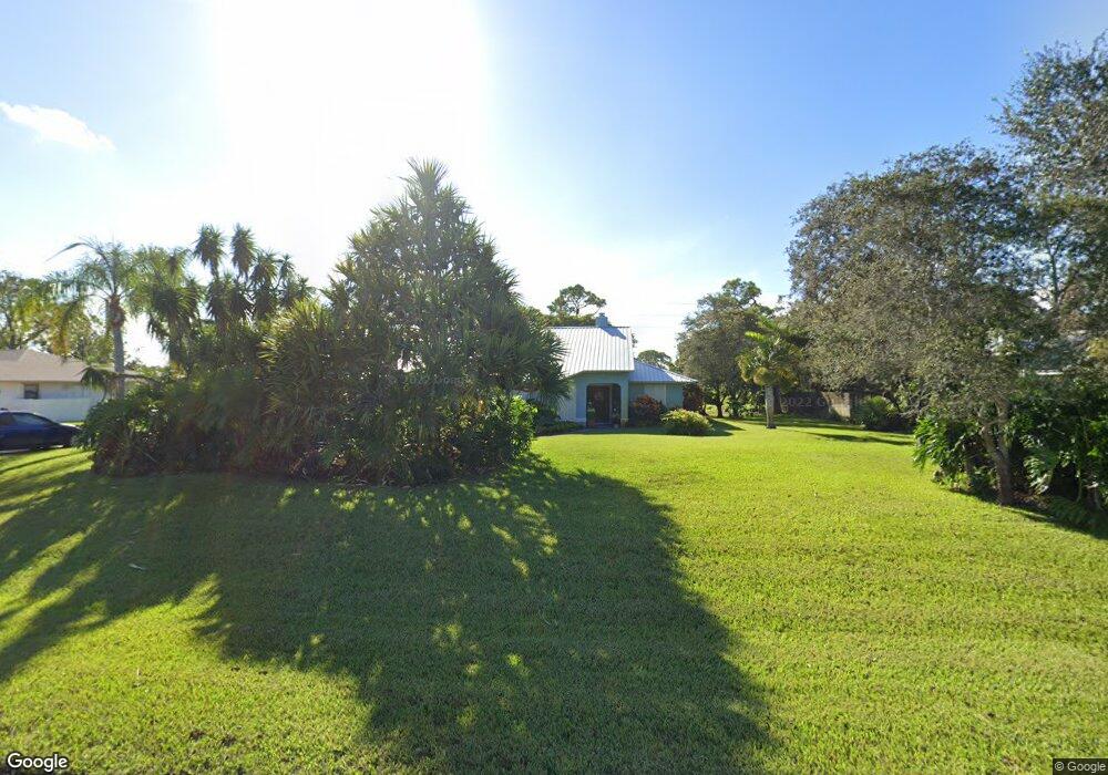 715 W Fischer Cir, Sebastian, FL 32958 - photo 1