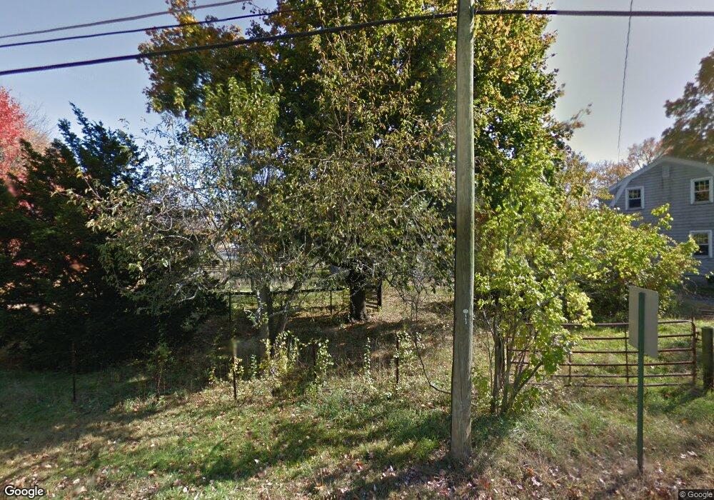 4 Candlewood Rd, Glastonbury, CT 06033 - photo 1