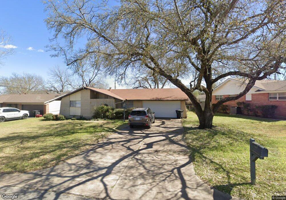 1217 Briarwood Dr, Cleburne, TX 76033 - photo 1