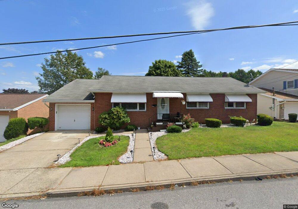 867 Roosevelt St, Hazleton, PA 18202 - photo 1