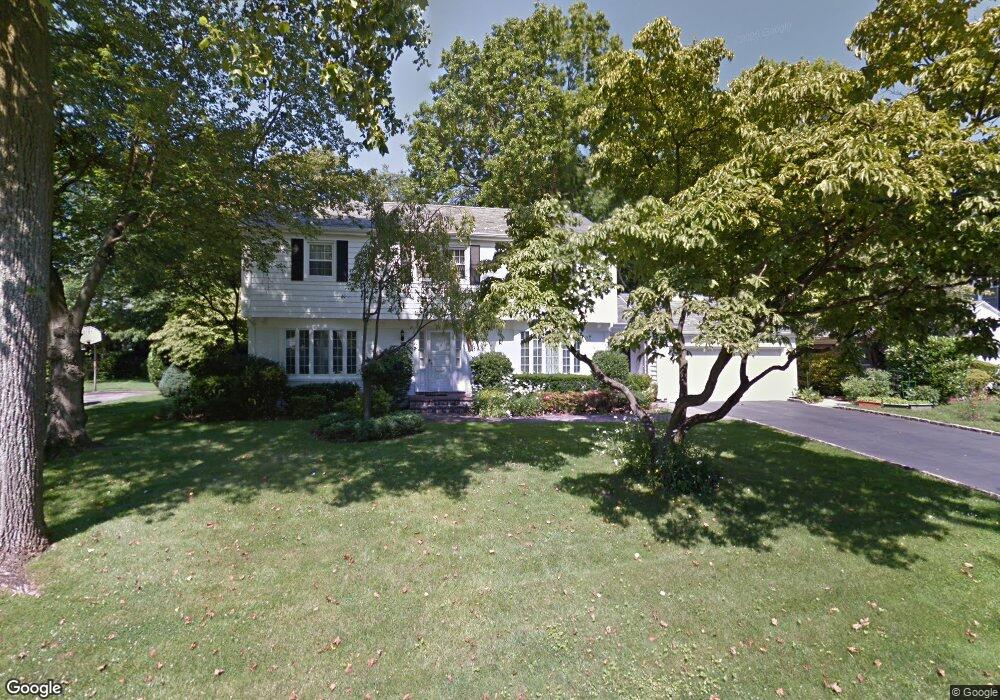 21 Borglum Rd, Manhasset, NY 11030 - photo 1