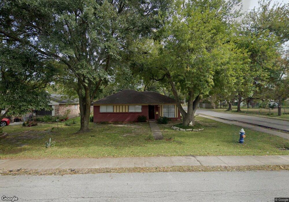 2147 N Austin Ave, Pearland, TX 77581 - photo 1