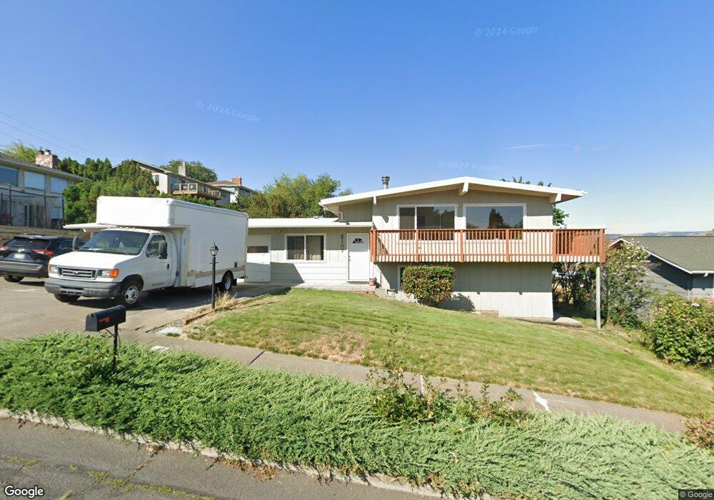 2107 Lewis St, the Dalles, OR 97058 - photo 1