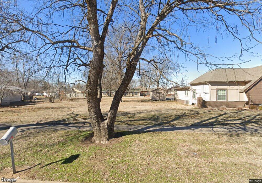 619 N Cherokee Ave, Claremore, OK 74017 - photo 1