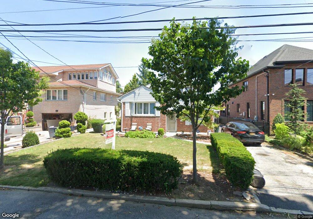 225 148th St, Whitestone, NY 11357 - photo 1