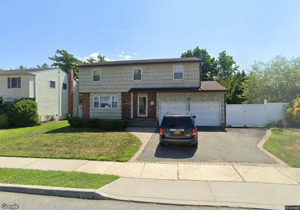 31 Broadfield Place, Glen Cove, NY 11542 - photo 1