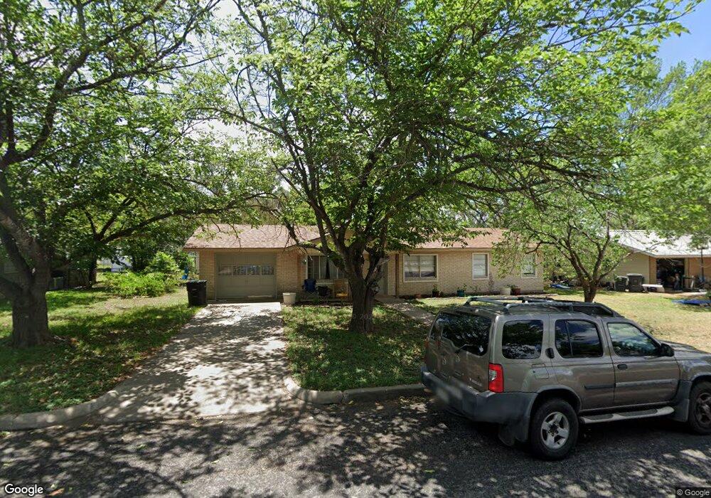 815 Sunset St, Fredericksburg, TX 78624 - photo 1