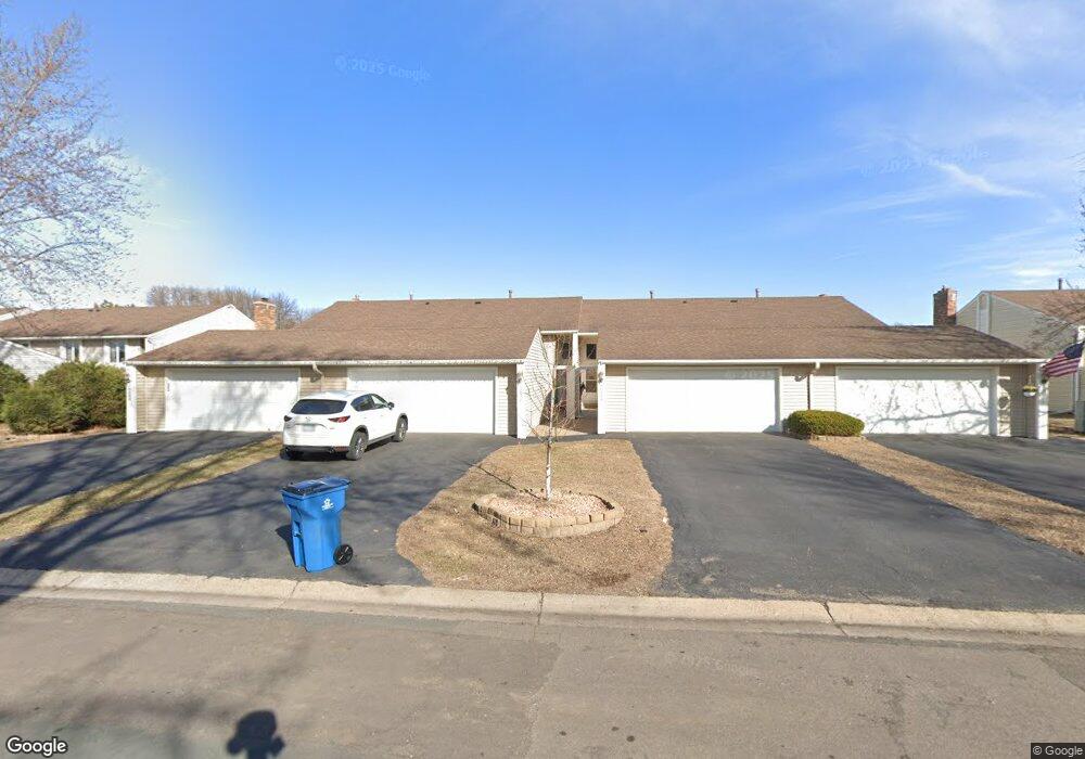 10406 Yorktown Ln N, Maple Grove, MN 55369 - photo 1