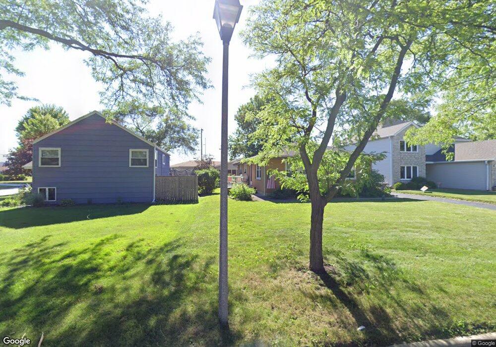 792 N Michigan St, Elmhurst, IL 60126 - photo 1