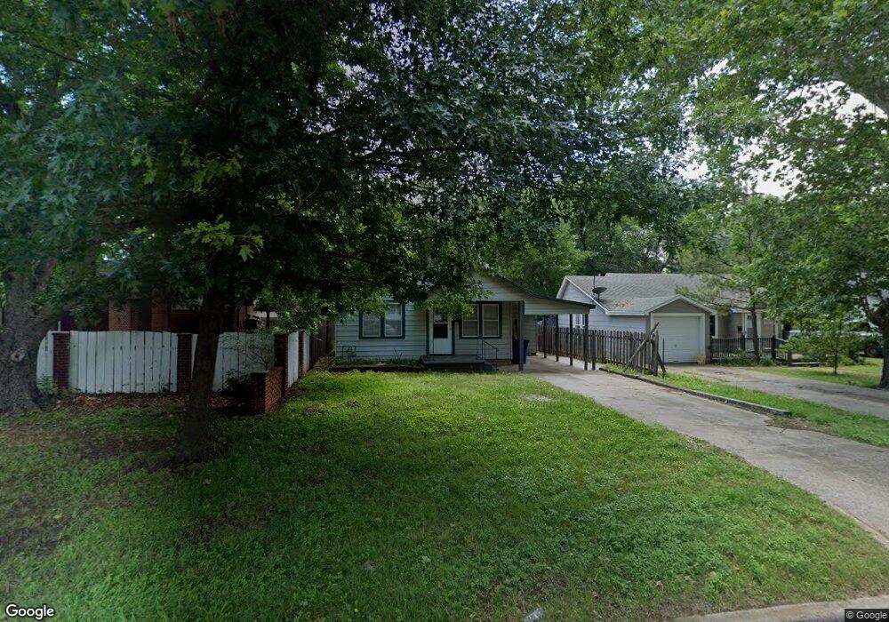 1304 W Pine Ave, Duncan, OK 73533 - photo 1