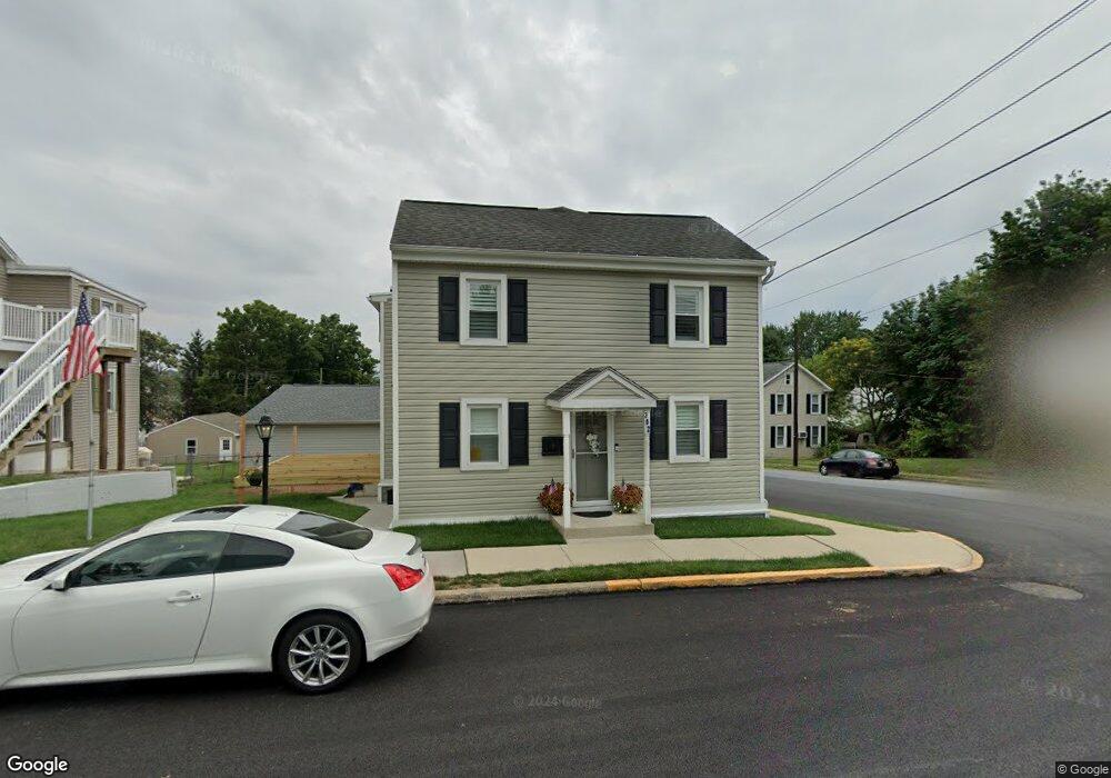 302 E High St, Middletown, PA 17057 - photo 1