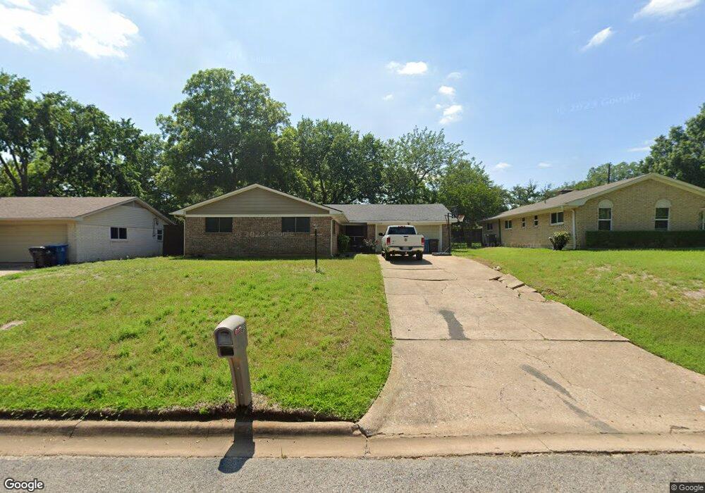 613 Edwards Dr, Denison, TX 75020 - photo 1