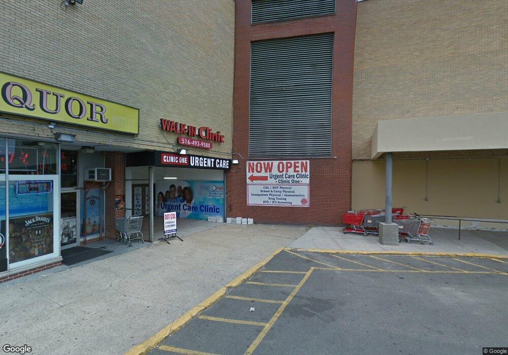 125 Hempstead Turnpike unit G2D, West Hempstead, NY 11552 - photo 1