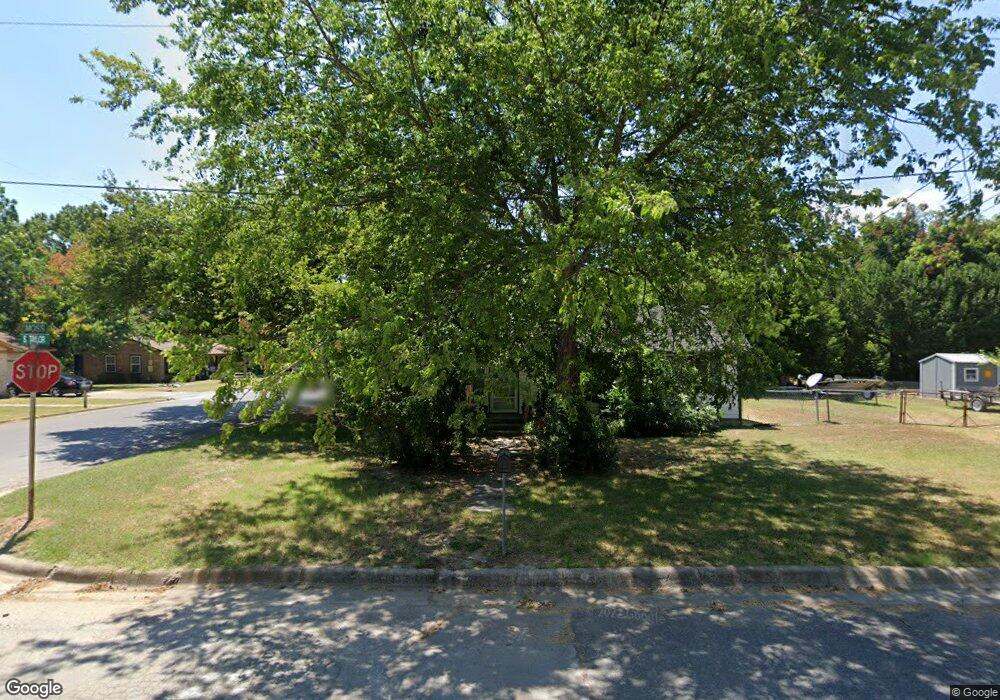 1117 S Taylor St, Gainesville, TX 76240 - photo 1