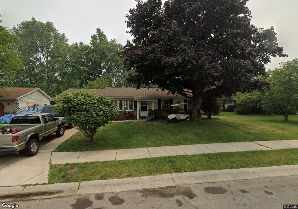 714 Thunderbird Dr, New Carlisle, IN 46552 - photo 1