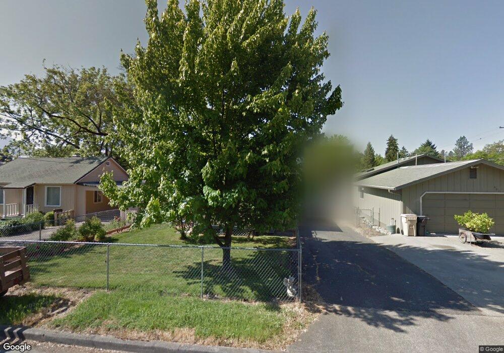 607 SE Riverside Ave, Grants Pass, OR 97526 - photo 1