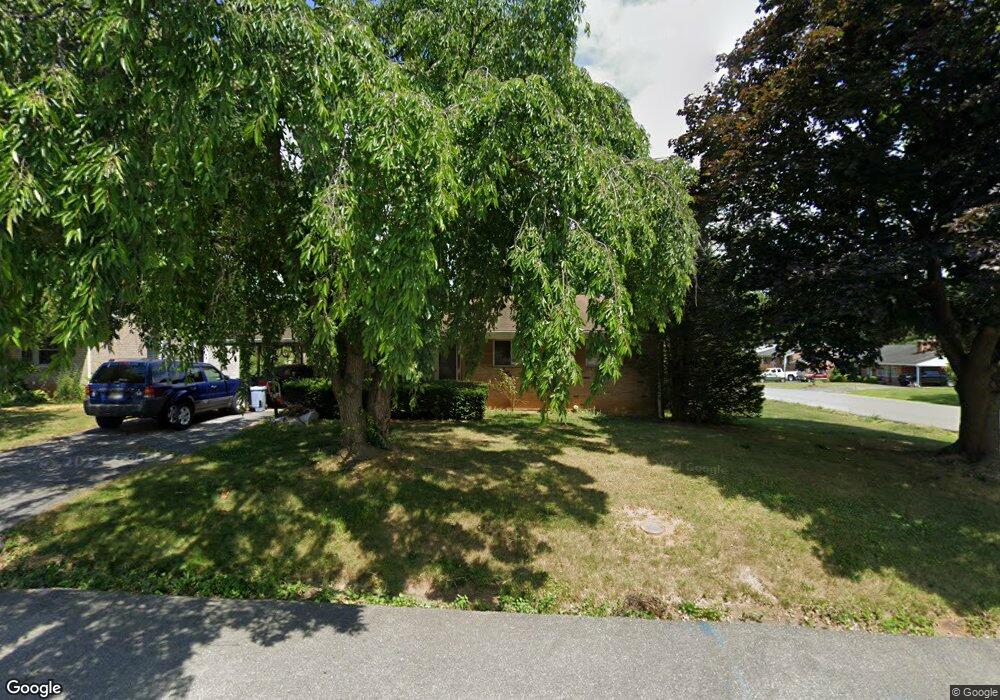 10901 Oak Forest Cir, Hagerstown, MD 21740 - photo 1