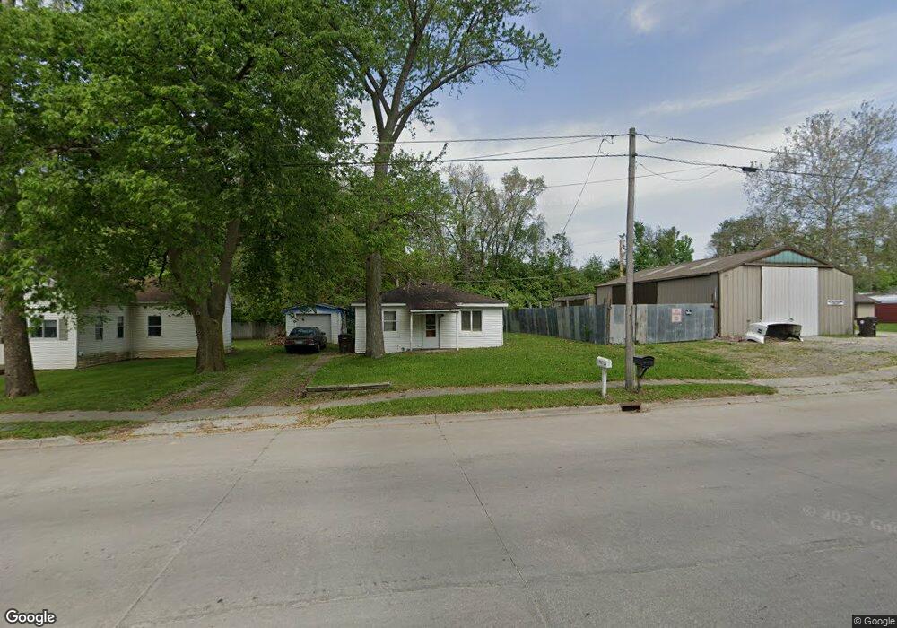 731 S Kickapoo St, Lincoln, IL 62656 - photo 1