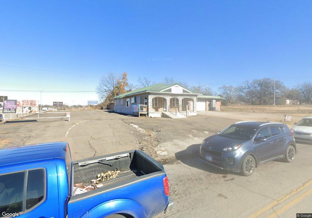 903 E 13th St, Okmulgee, OK 74447 - photo 1