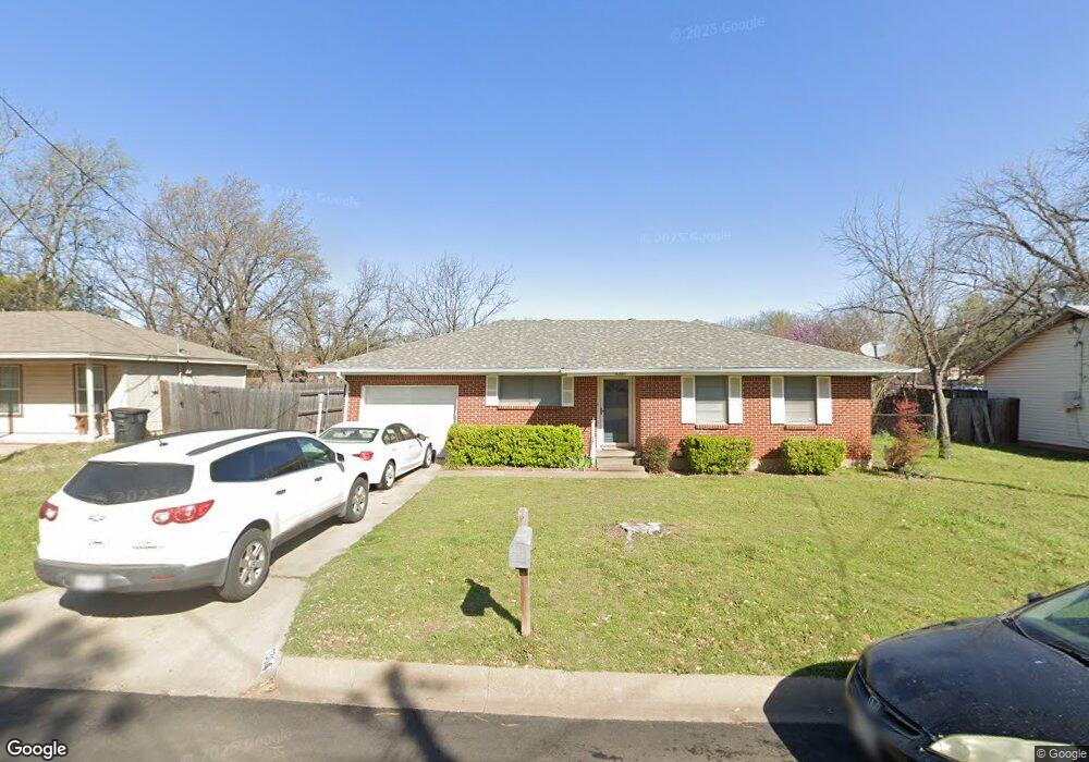 1304 Chester St, Cleburne, TX 76033 - photo 1