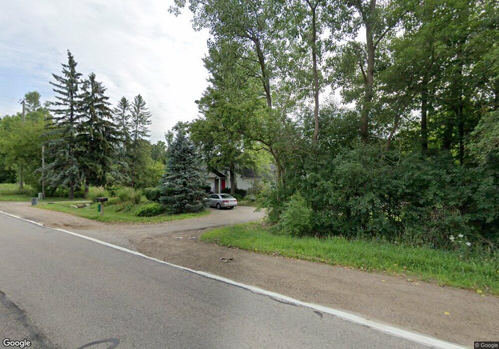 805 S Hospital Rd, Waterford, MI 48327 - photo 1