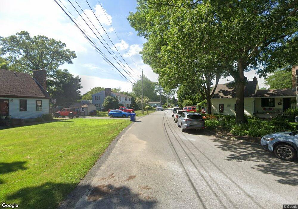 2 Hezekiah Dr, Warren, RI 02885 - photo 1