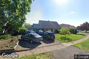 140 Junewood Dr, Levittown, PA 19055