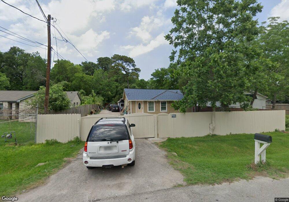 7525 Crofton St, Houston, TX 77028 - photo 1